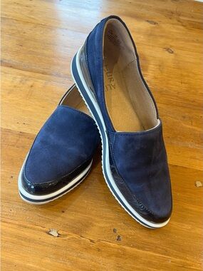 Naturalizer Navy Suede Slip-On Sneakers with Patent Trim 6.5